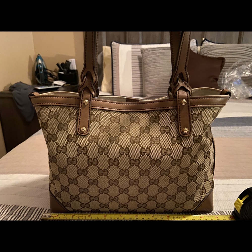💯 Gucci tote with pouch insert